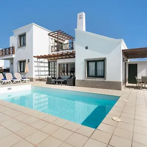 Villa Camelot Homes By Livvo